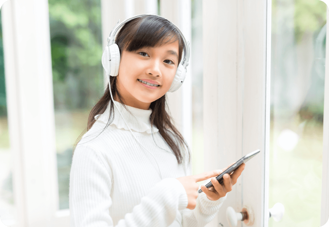 音楽を聴いている人