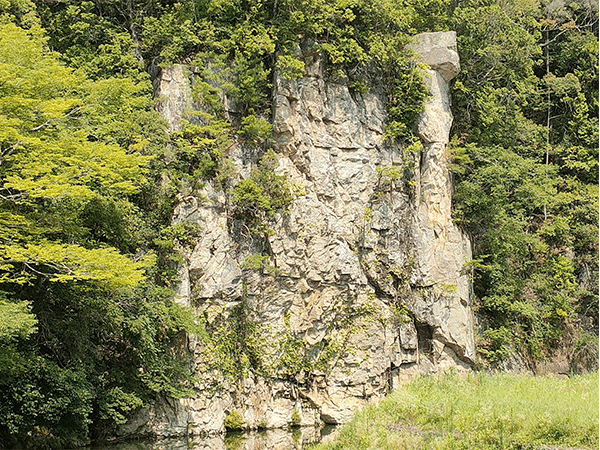 屛風岩