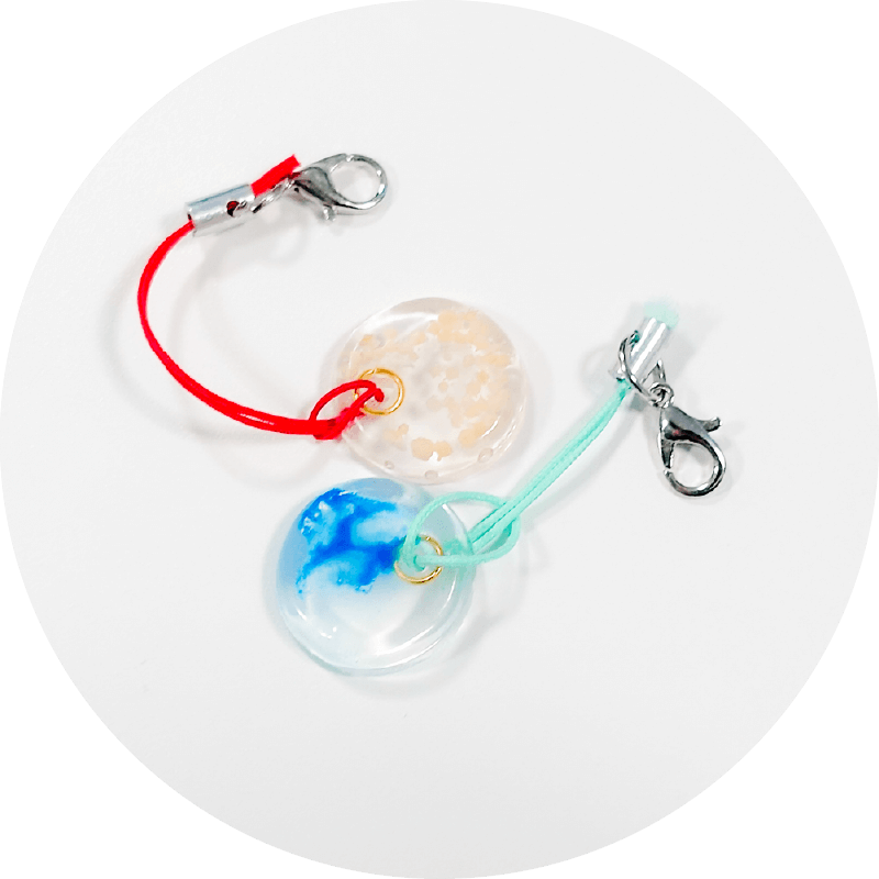 キラキラレジンのキーホルダーをつくろう