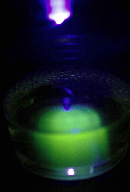 メロンのように輝く液体
